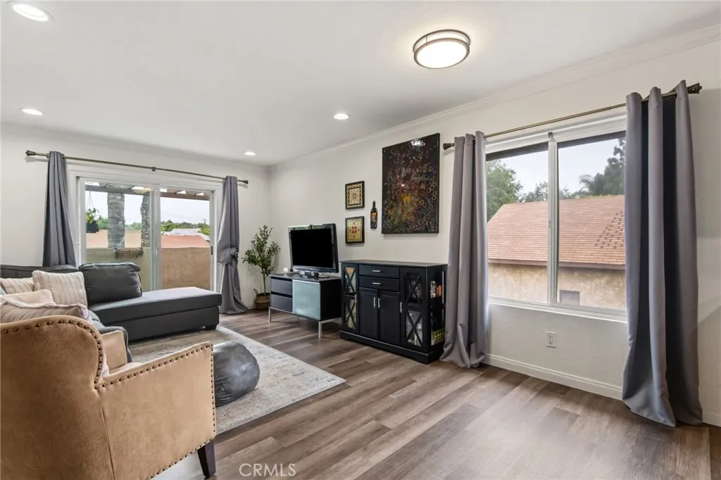 799 Gianni Drive Unit 210, Corona, CA 92879 - Photo 5 of 40, Corona, CA