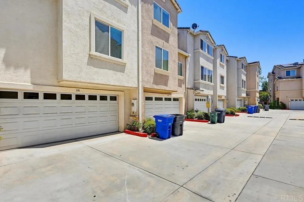 https://cdn.realtyfeed.com/cdn/127/306729466/6eaa45475335bddaef8478a4b6f5c97d.webp
