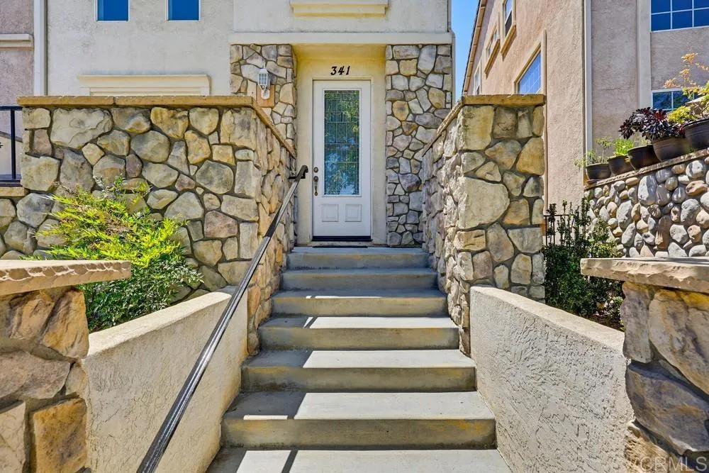 https://cdn.realtyfeed.com/cdn/127/306729466/fe0eee2bb2537768d12f55838835fa56.webp