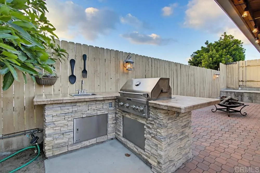 https://cdn.realtyfeed.com/cdn/127/306729501/04705e6e9d7eecec4dabb93f74ca018c.webp