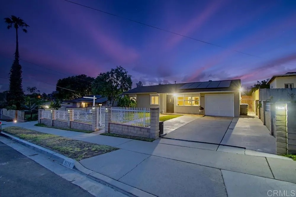 https://cdn.realtyfeed.com/cdn/127/306729501/e66802f893d025d54e68340330ab2eff.webp