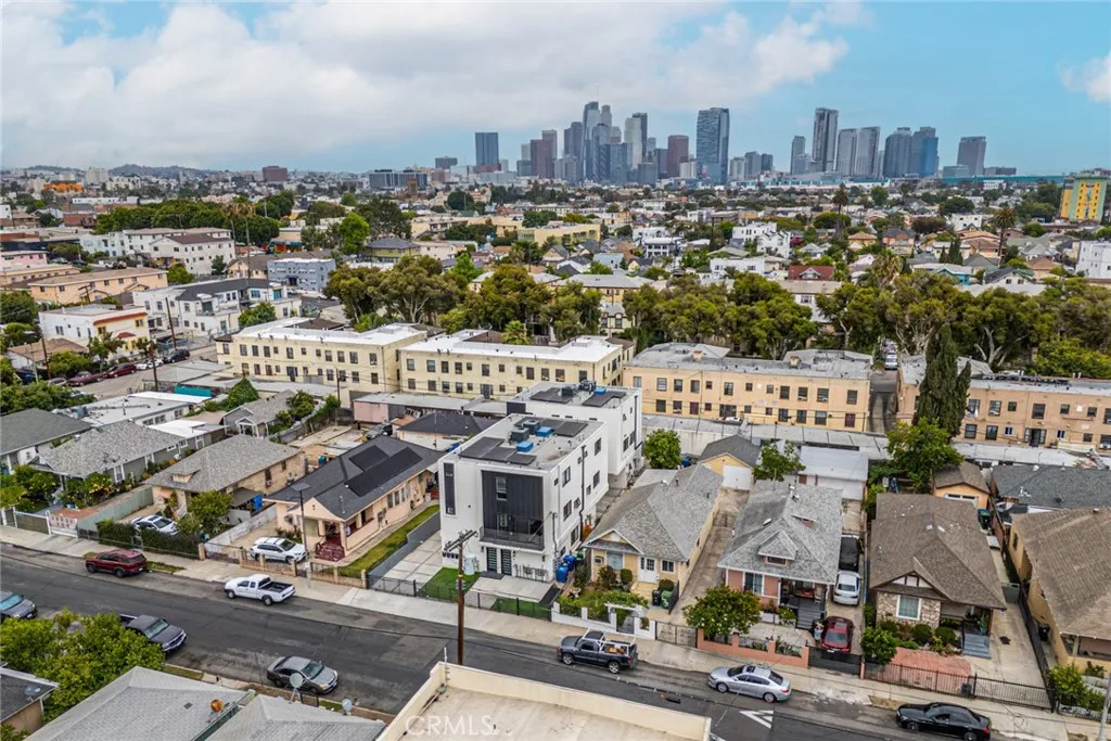 1724 Menlo Avenue, Los Angeles, CA 90006 - Photo 2 of 31, Los Angeles, CA