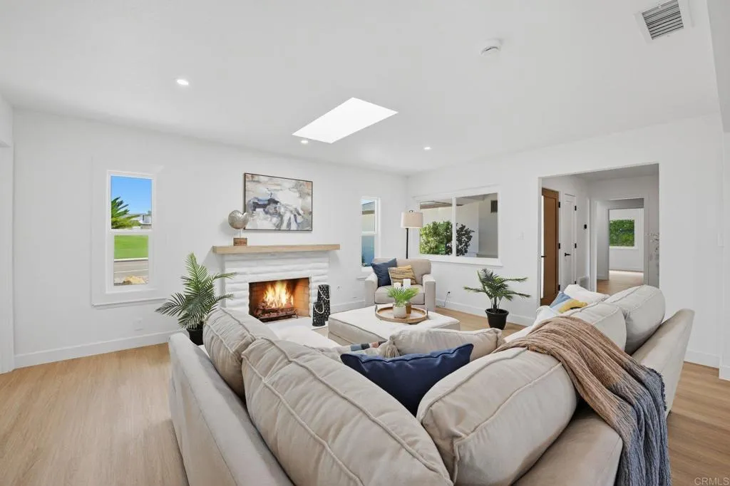 https://cdn.realtyfeed.com/cdn/127/306729543/06b696cae1435c97ca6b6c6cbec083e2.webp
