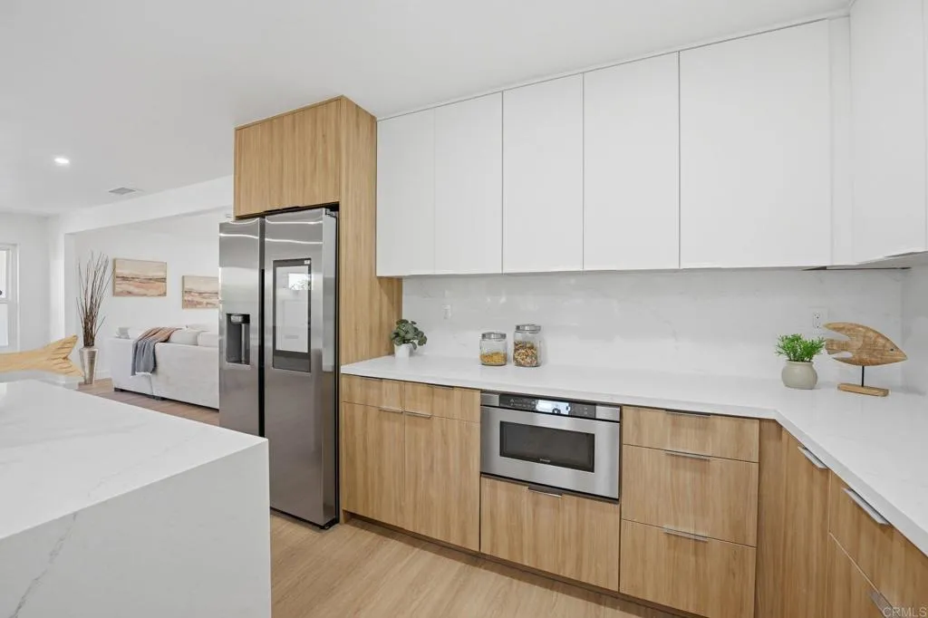 https://cdn.realtyfeed.com/cdn/127/306729543/cf3dbb6e8b7354d9eb633c151c88aead.webp