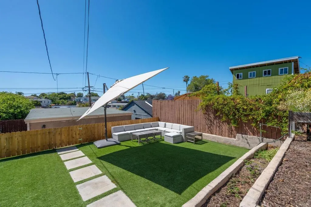 https://cdn.realtyfeed.com/cdn/127/306729560/56eeb5dc8ee9841412ad1634c817cc31.webp