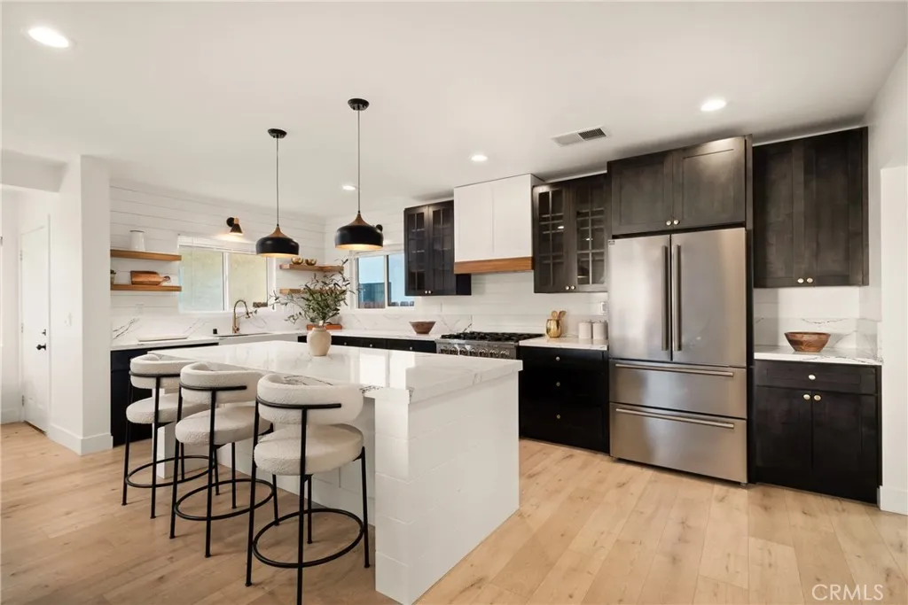 https://cdn.realtyfeed.com/cdn/127/306729601/fe496e8571ce1e52d94198505b7ec5e1.webp
