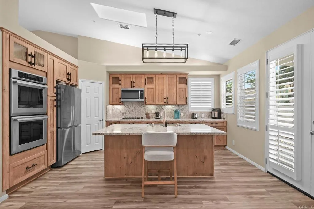 https://cdn.realtyfeed.com/cdn/127/306729603/03e5e37c8e25cc0bdbb065028bf8a5de.webp