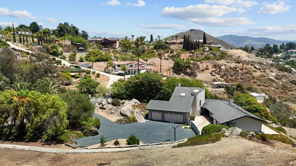 https://cdn.realtyfeed.com/cdn/127/306729644/2b32b5ac207356d9fb5b0c70067ee1d1.webp