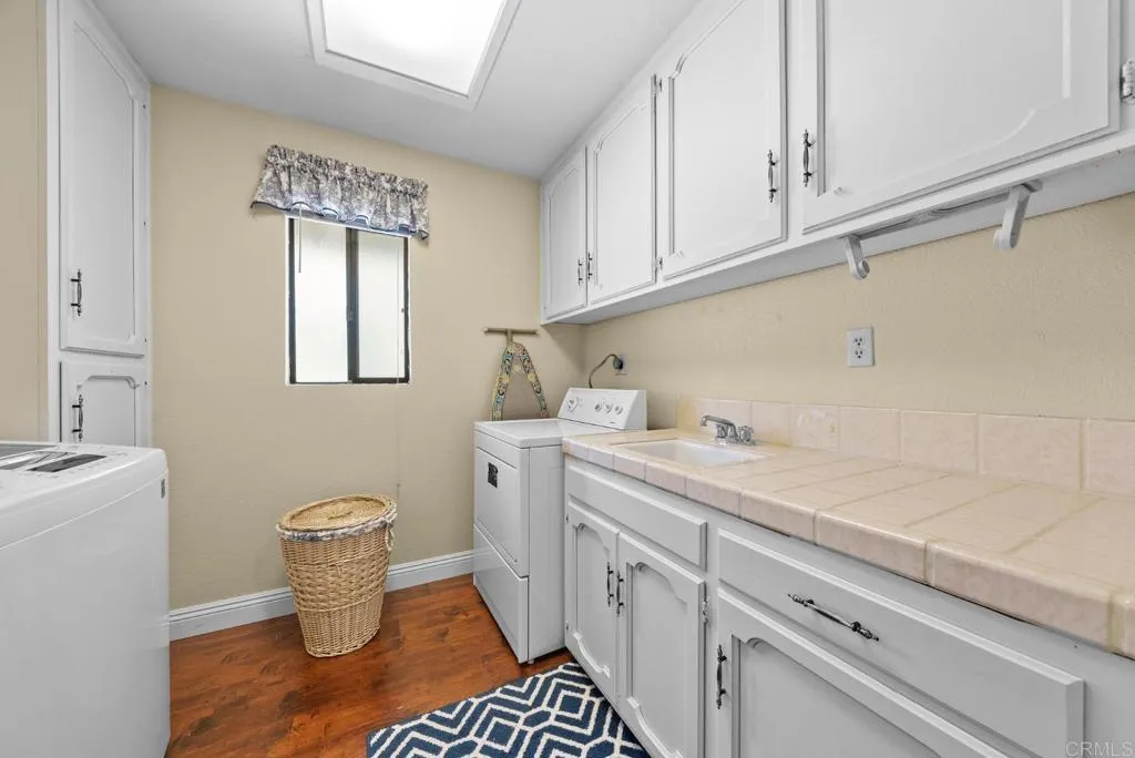 https://cdn.realtyfeed.com/cdn/127/306729644/3c17d43c51a2133a04ac6c553bd2fc44.webp