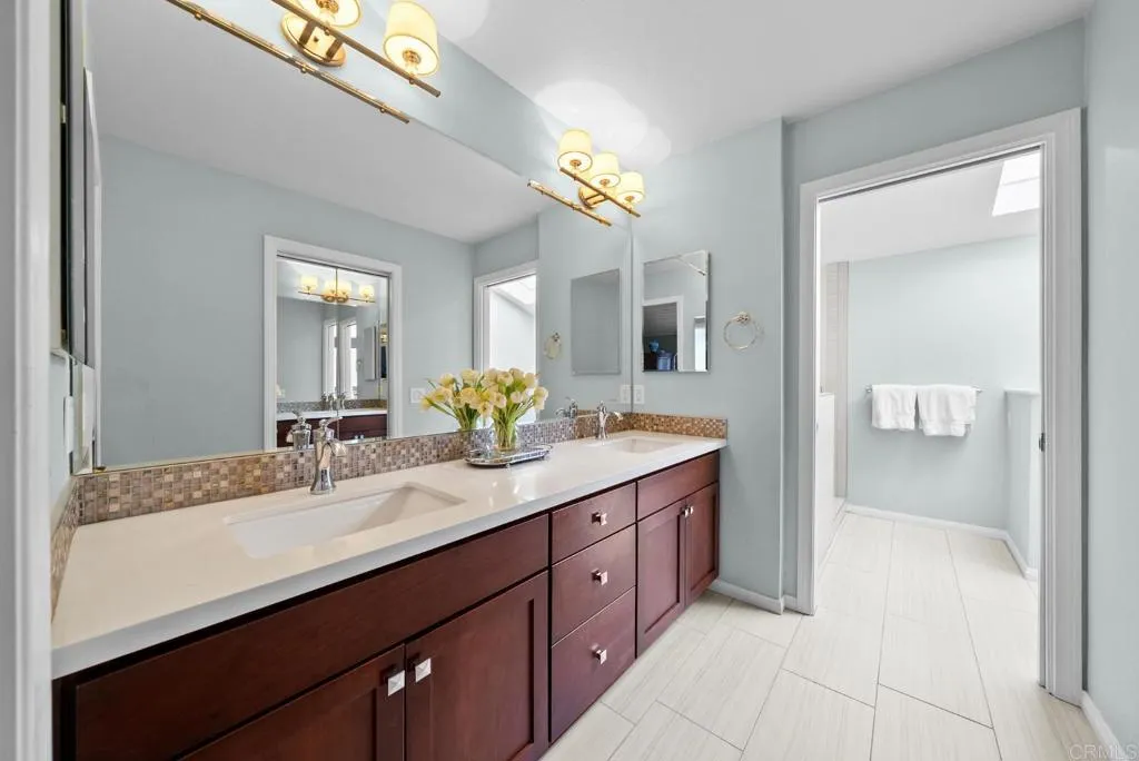 https://cdn.realtyfeed.com/cdn/127/306729644/6de743476437453581680f42a2ef62d3.webp