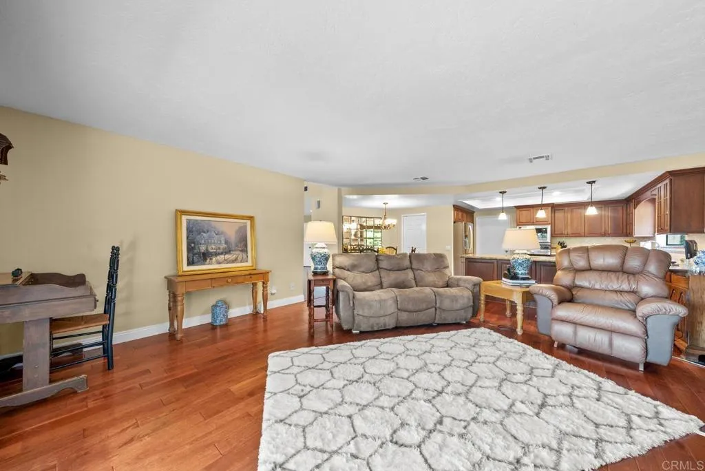 https://cdn.realtyfeed.com/cdn/127/306729644/83484bc2813f52157b9ad8cd8d0bea2c.webp