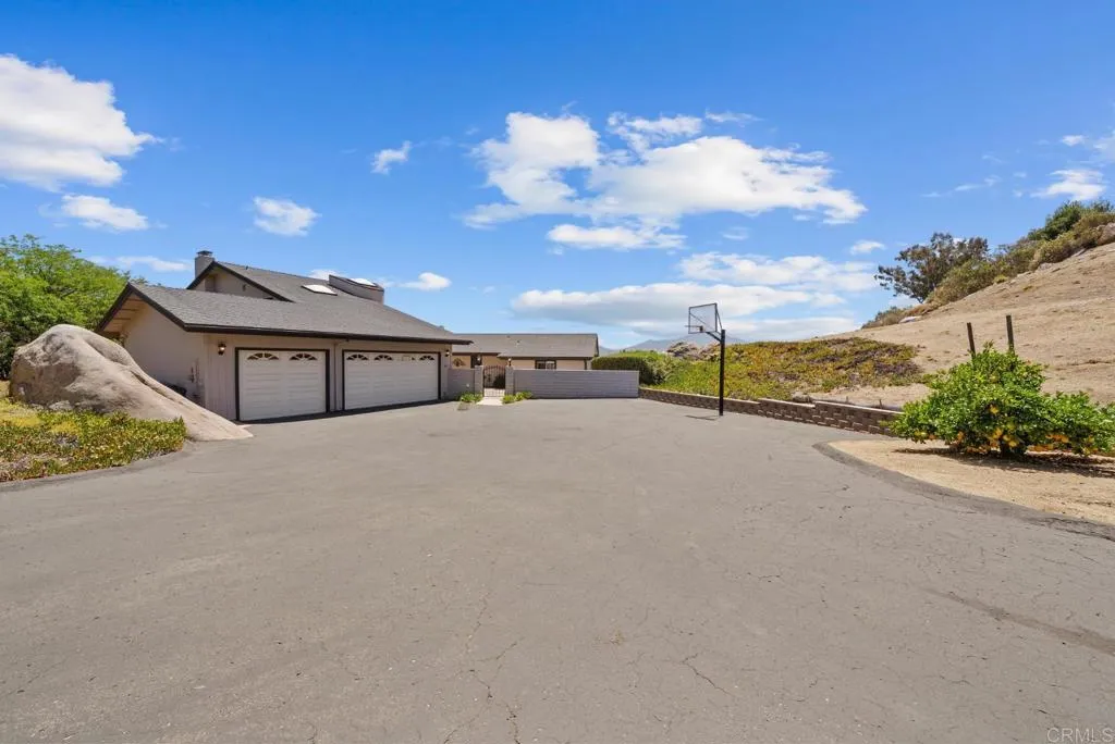 https://cdn.realtyfeed.com/cdn/127/306729644/9de6c14f3fb5b4fe6563306534b3ad92.webp