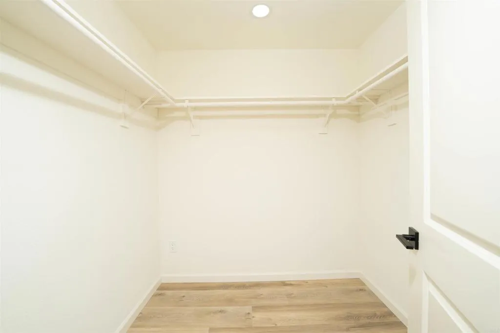 https://cdn.realtyfeed.com/cdn/127/306729645/97f8ffee99cca2091ecd57e07bc207f6.webp