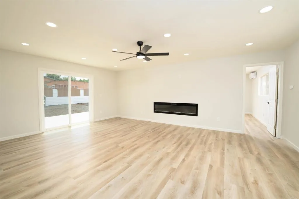 https://cdn.realtyfeed.com/cdn/127/306729645/afb1ce220d045c4803833c22e9492729.webp