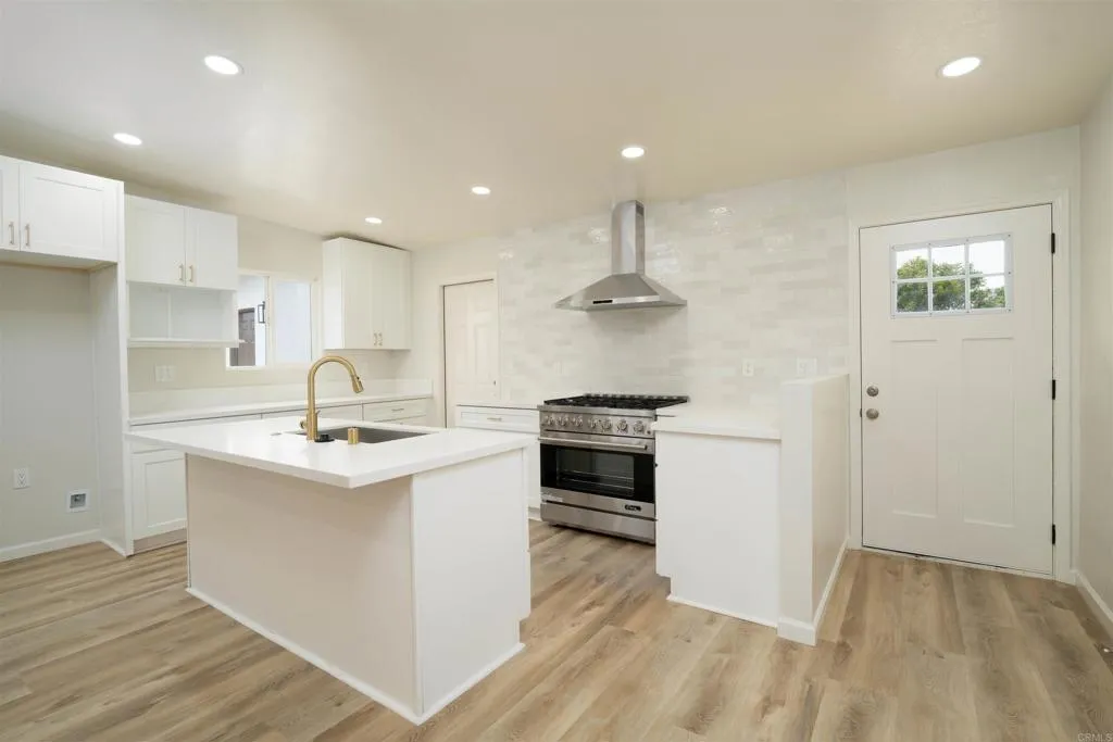 https://cdn.realtyfeed.com/cdn/127/306729645/cd05e46028adde0e46920fb06fd54dde.webp