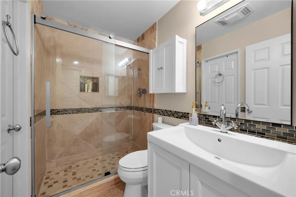 Photo #12: TR26114927 Listing: Photo #12