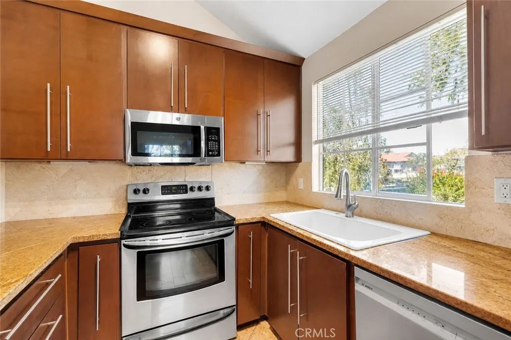 Photo #7: TR26114927 Listing: Photo #7