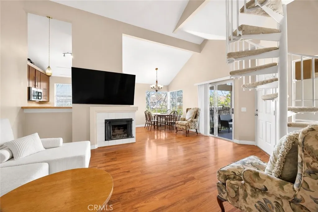 Photo #2: TR26114927 Listing: Photo #2