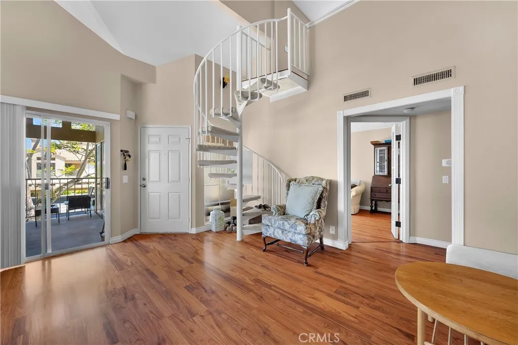 Photo #4: TR26114927 Listing: Photo #4