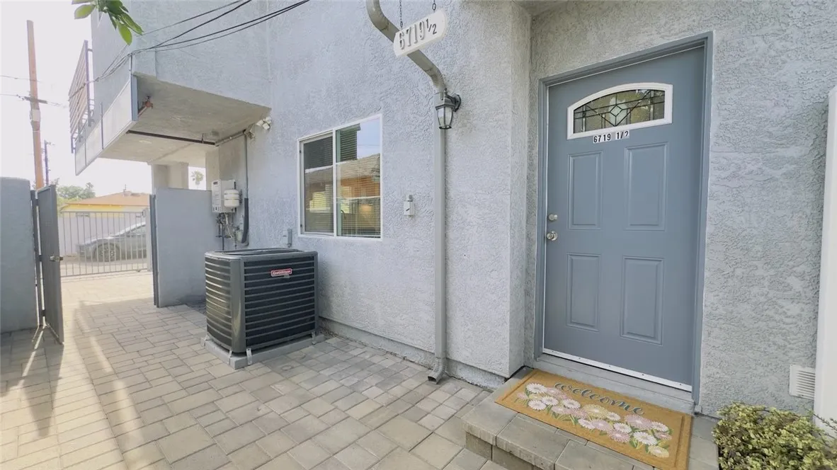 North Hollywood, CA 91606