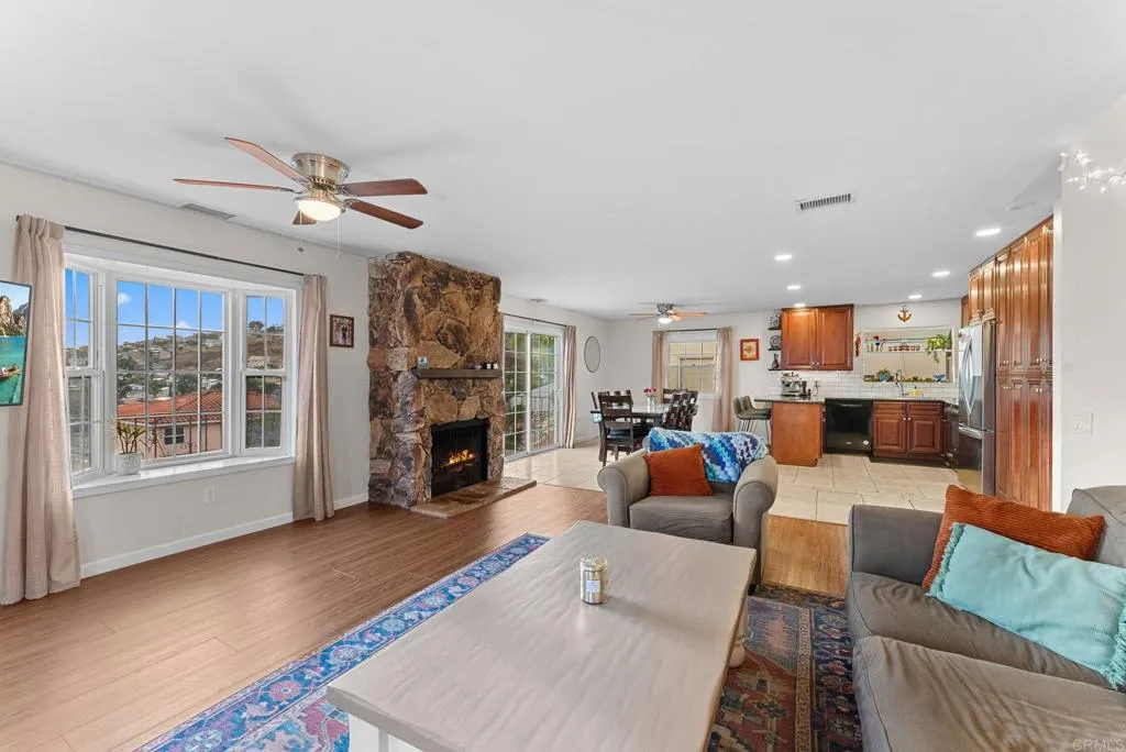 https://cdn.realtyfeed.com/cdn/127/306729702/22f0c527ef90e60ff5cacbf47d21018d.webp