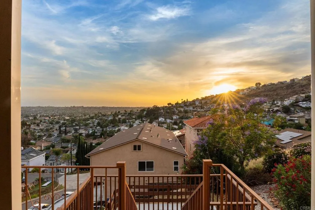 https://cdn.realtyfeed.com/cdn/127/306729702/553f1efec2ca6d36e24190f1d82e7e88.webp