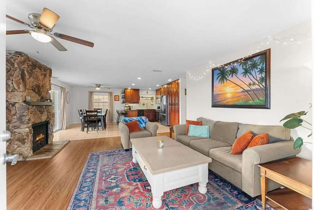 https://cdn.realtyfeed.com/cdn/127/306729702/7cfc8236541e8505ea8568b39b0b86c4.webp