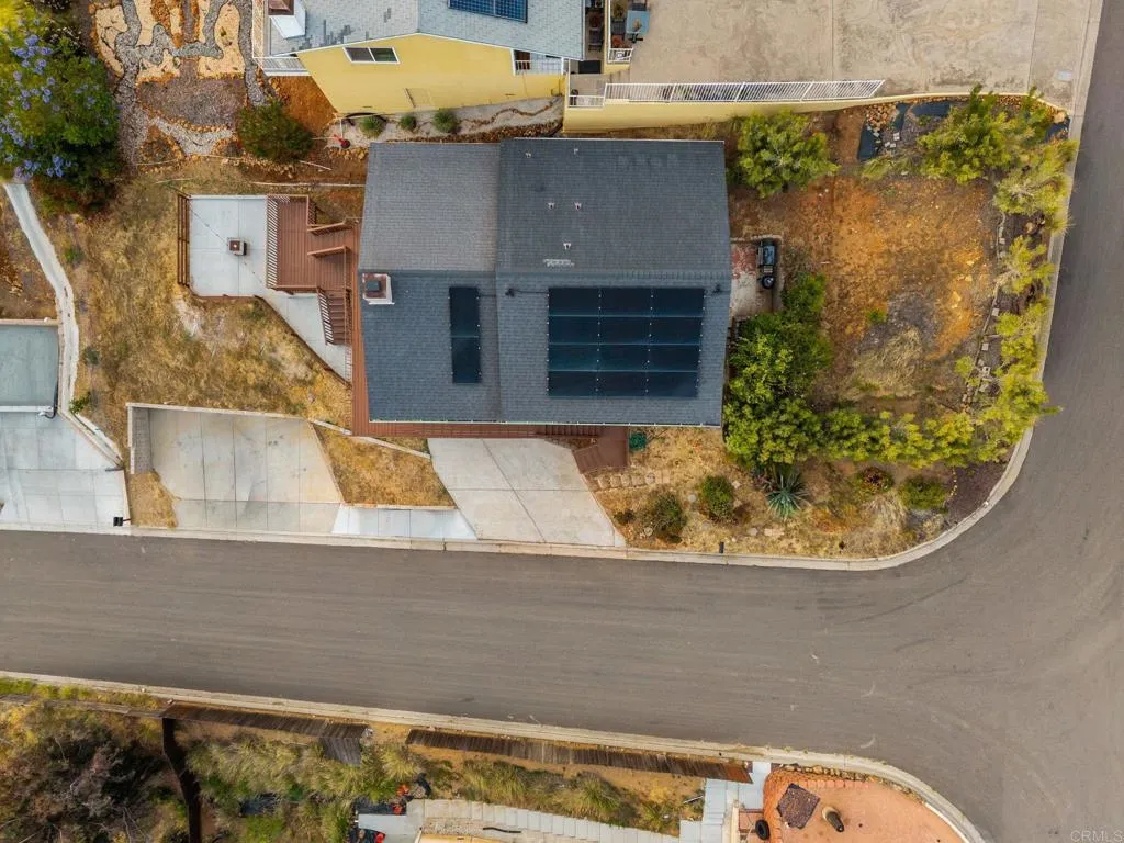 https://cdn.realtyfeed.com/cdn/127/306729702/e99976813a8225b70e636e31751bd41e.webp