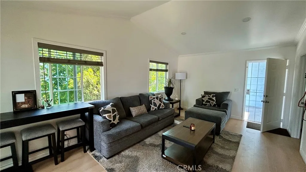Canoga Park, CA 91303