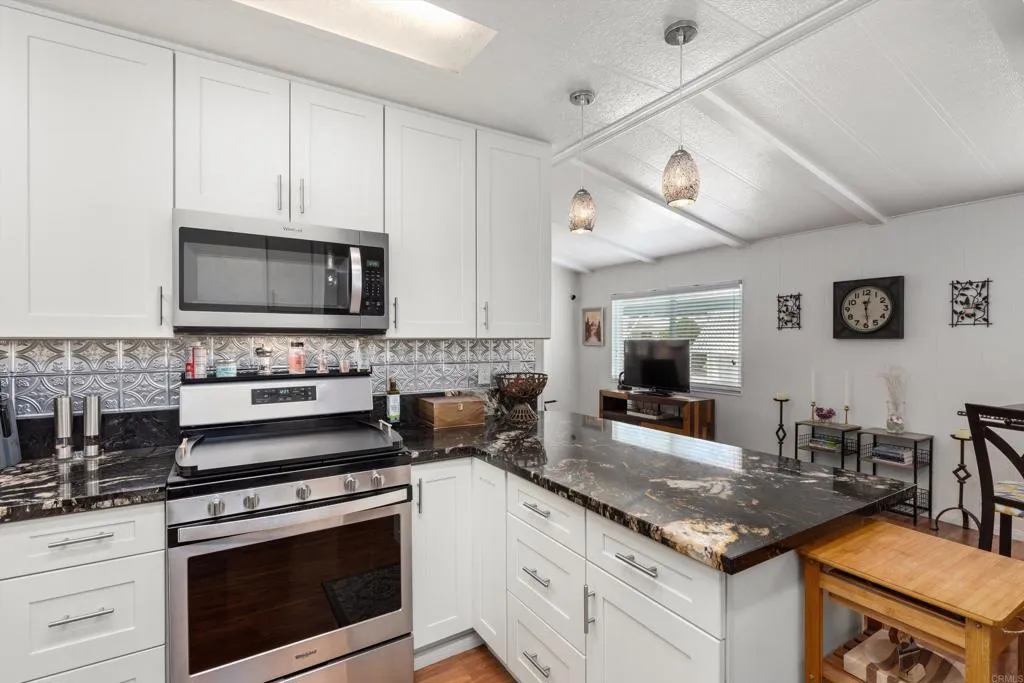 https://cdn.realtyfeed.com/cdn/127/306729744/4d0cce770095f059589d3d7bcd542597.webp