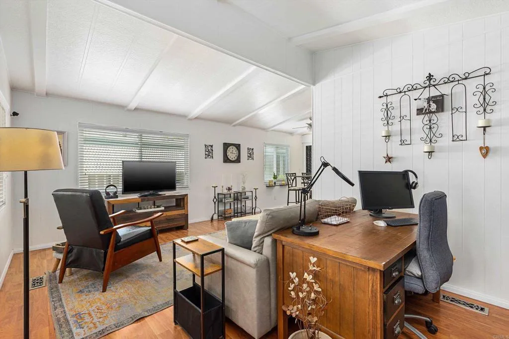 https://cdn.realtyfeed.com/cdn/127/306729744/efd762032151342cd149184173c6c7c2.webp