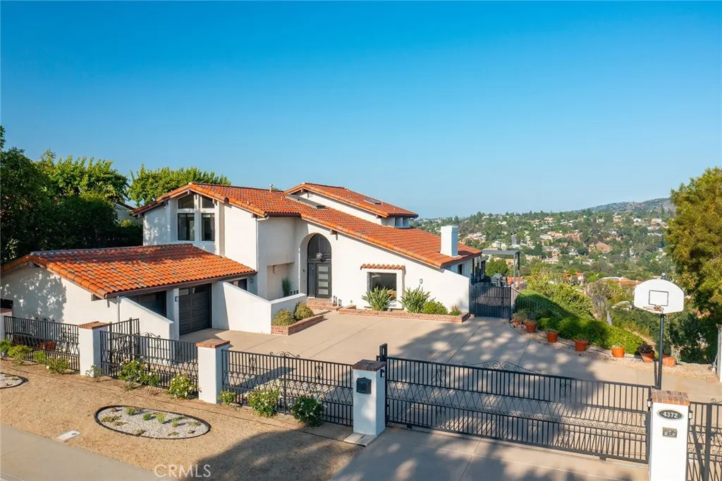 Calabasas, CA 91302
