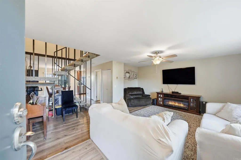 https://cdn.realtyfeed.com/cdn/127/306729812/26ed3bc404ce914078890b44406b3c79.webp