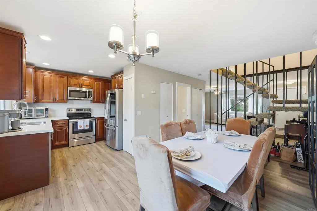 https://cdn.realtyfeed.com/cdn/127/306729812/3aa711dce138136b9c302488d9148dcf.webp