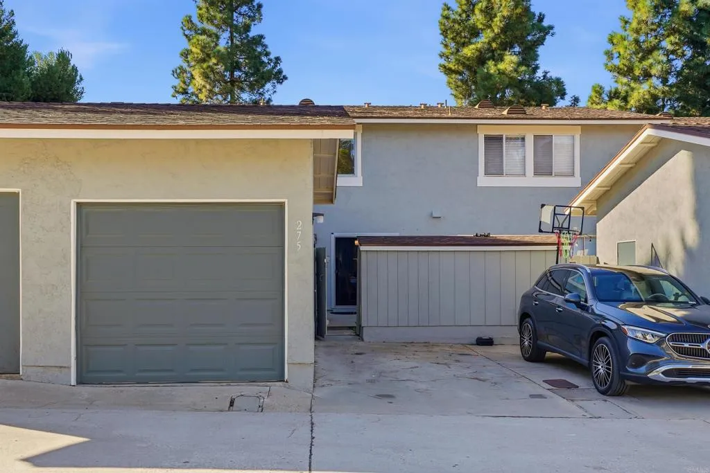 https://cdn.realtyfeed.com/cdn/127/306729812/c18c0cd8bb15f07868532107ba2ce1b8.webp