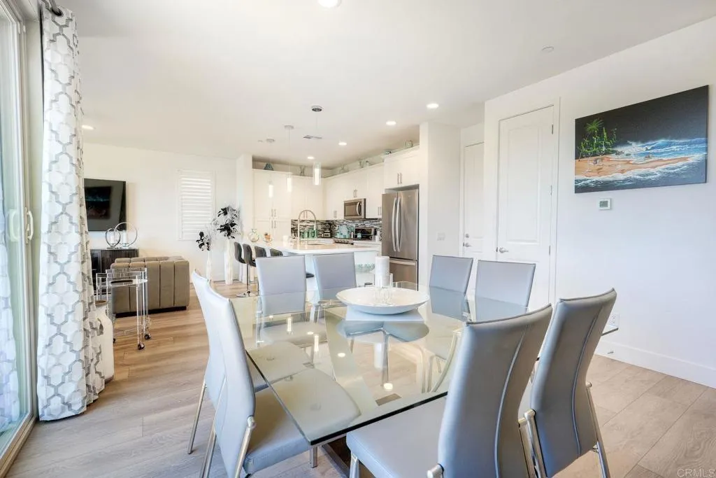 https://cdn.realtyfeed.com/cdn/127/306729828/4b90c6a6536870909de2a8125f6d405d.webp
