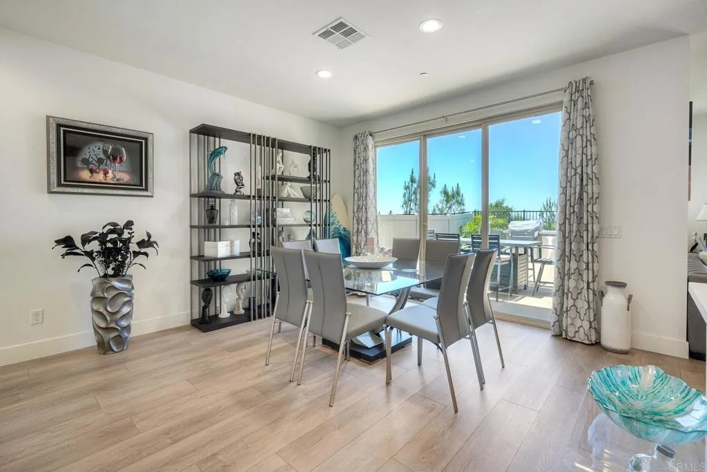 https://cdn.realtyfeed.com/cdn/127/306729828/98fc46602b64d6b530f6537b7b8f7ee8.webp