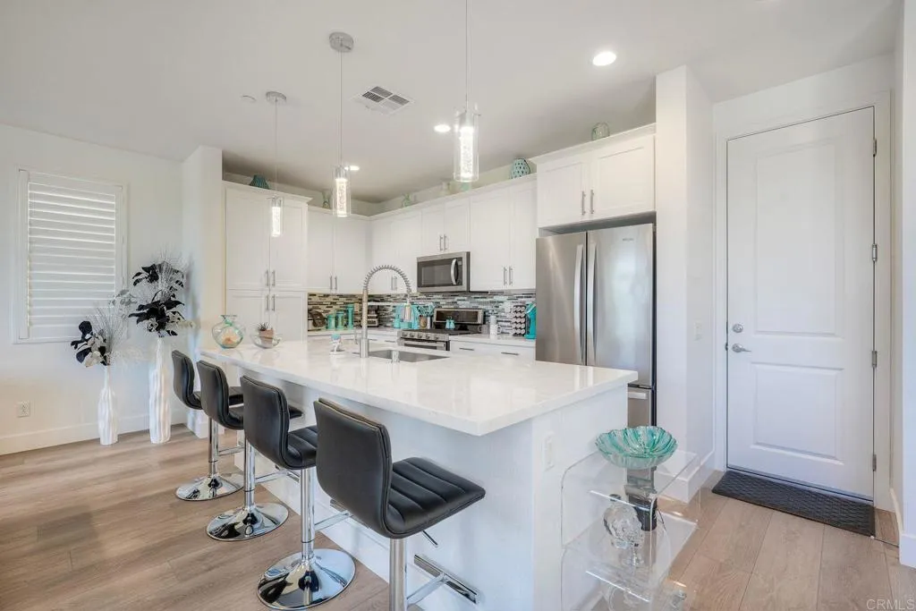 https://cdn.realtyfeed.com/cdn/127/306729828/ecf87317c1c6fee5c18c1d19edbf1561.webp