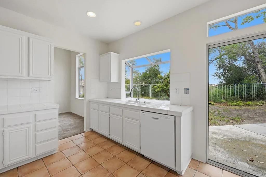 https://cdn.realtyfeed.com/cdn/127/306729841/35c45d26712daad1c428fd3e0d48adf5.webp
