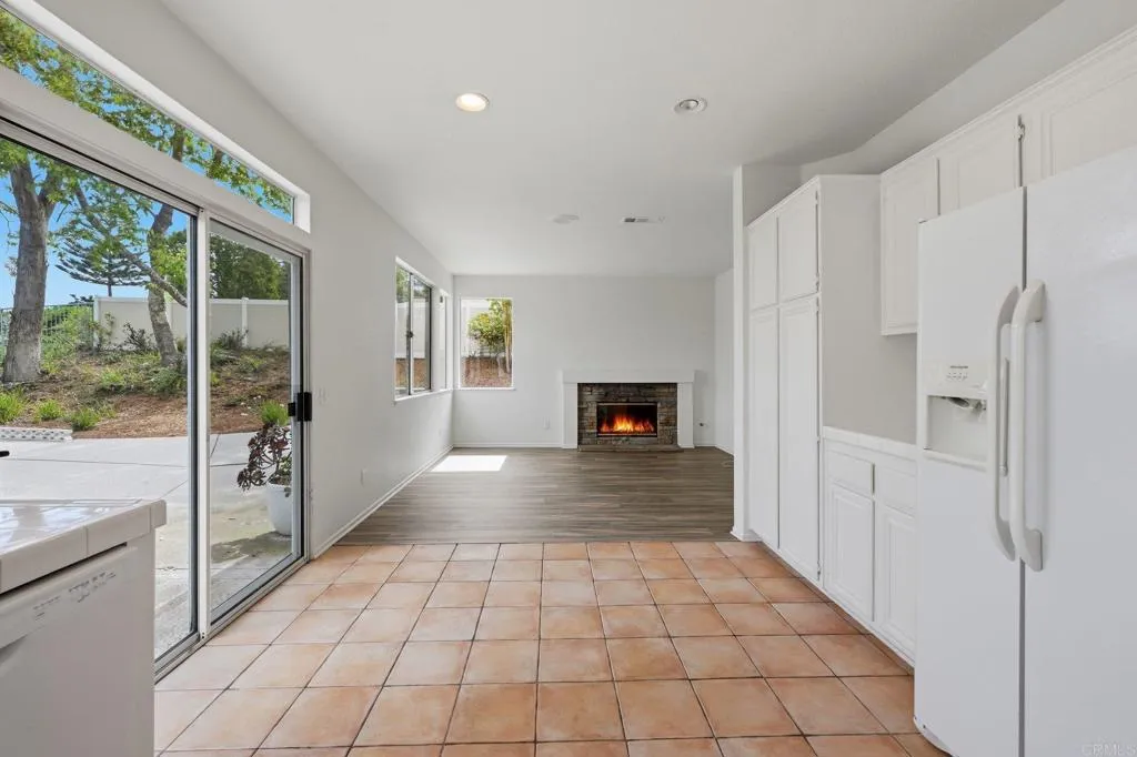 https://cdn.realtyfeed.com/cdn/127/306729841/3fc8c78e575bb7abcf176c4751c8b89b.webp