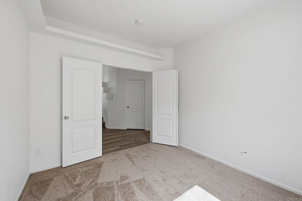 https://cdn.realtyfeed.com/cdn/127/306729841/77aa96ff10716bedbaf7d5c5df217e38.webp