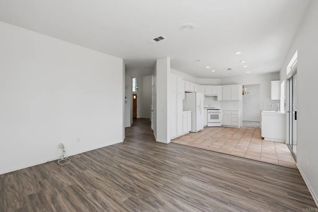 https://cdn.realtyfeed.com/cdn/127/306729841/b825f2338f963867e8d2c7e154ed899a.webp