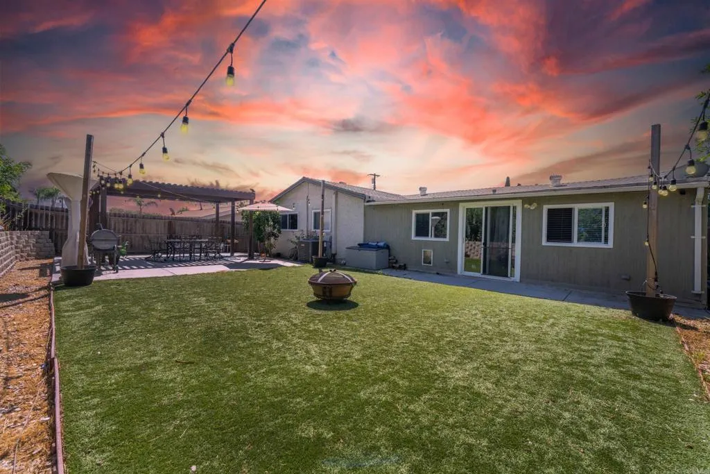 https://cdn.realtyfeed.com/cdn/127/306729850/1e785bb77f5b61f16d7f46b6a30ac298.webp