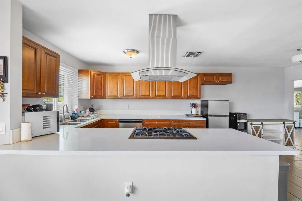 https://cdn.realtyfeed.com/cdn/127/306729850/6c2e3b79769845de2f8feacca24ded61.webp