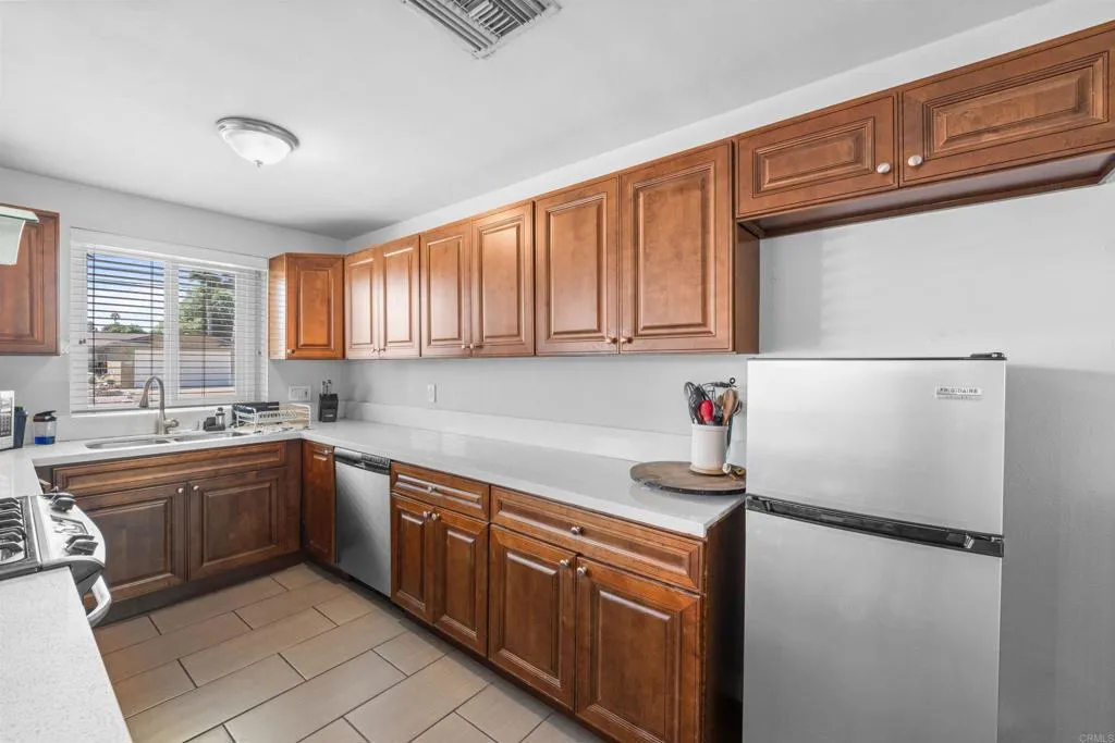 https://cdn.realtyfeed.com/cdn/127/306729850/90d58392c1cd10cad7ee4e84613501a0.webp