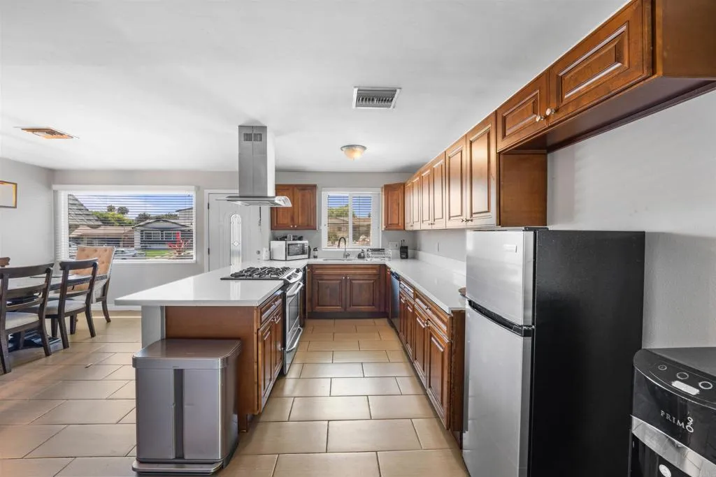 https://cdn.realtyfeed.com/cdn/127/306729850/d2aeae867ca39f4207f51b63b91d20b5.webp