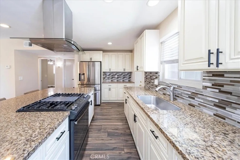 https://cdn.realtyfeed.com/cdn/127/306729886/c28faf7c0d806201ed17cf587f68cfe0.webp