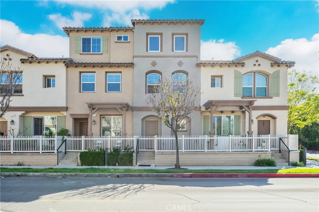 Azusa, CA 91702