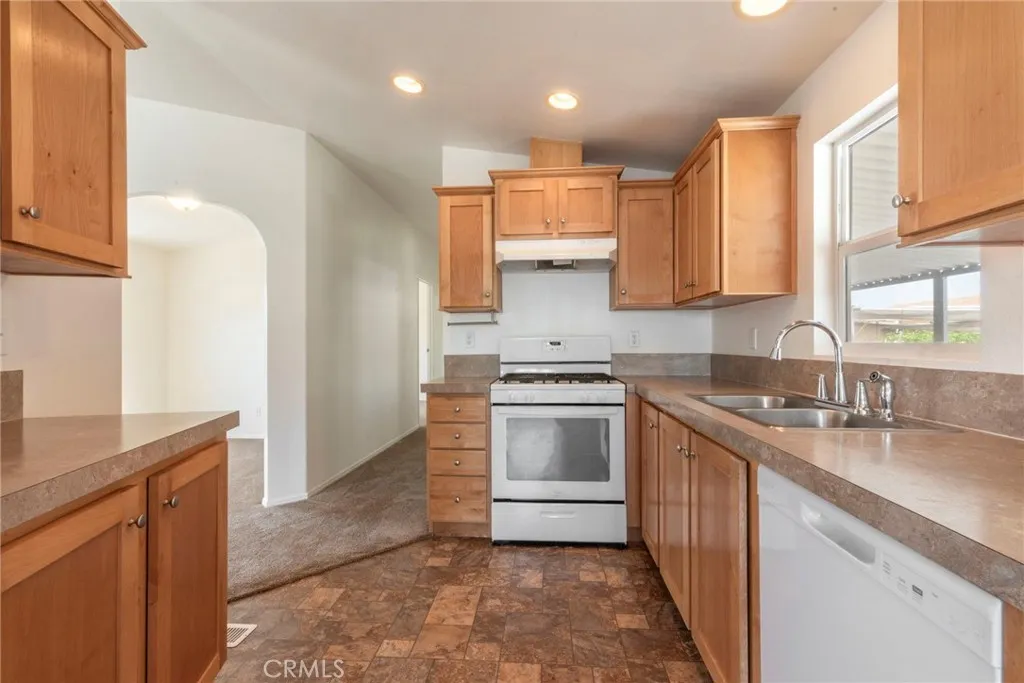 https://cdn.realtyfeed.com/cdn/127/306729947/0e8fff226b3775cbd7dfb79a501fadac.webp