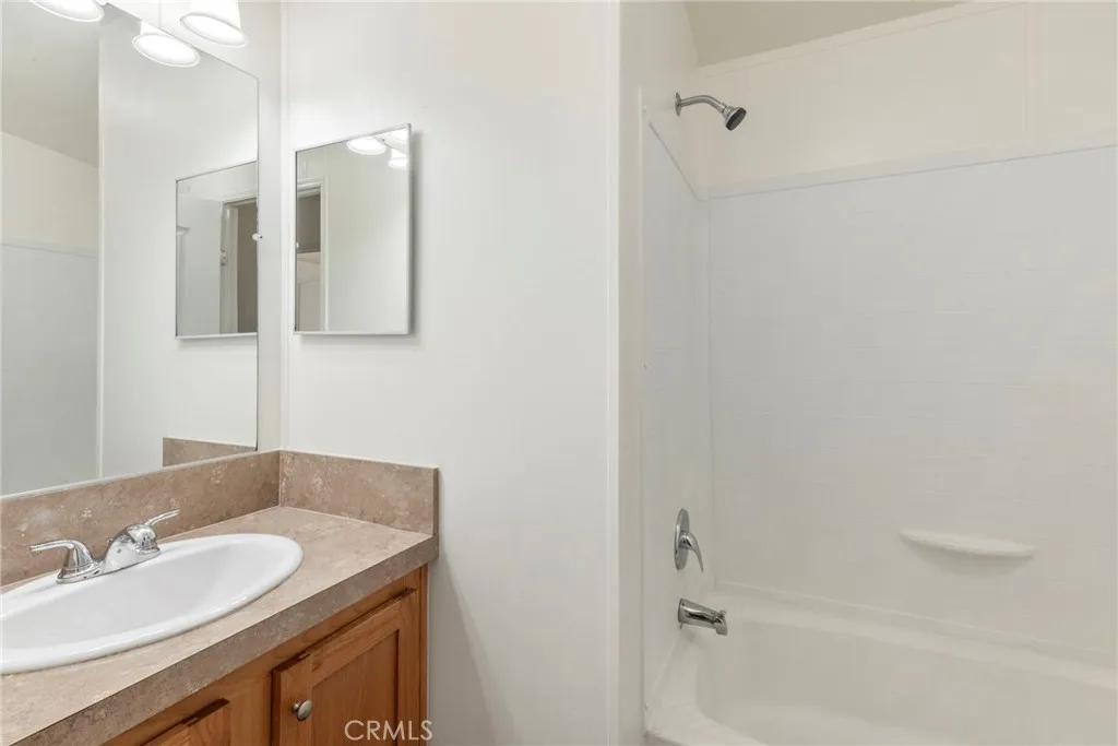 https://cdn.realtyfeed.com/cdn/127/306729947/42dc188f1a0707d4a1a19d1053fba499.webp